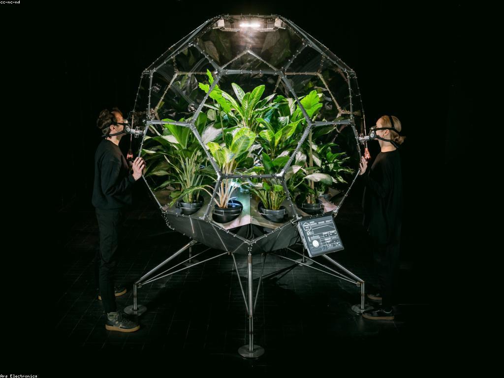 ព័ត៌មានស្លុតថ្មី: កាលបរិច្ឆេទនៃការផ្លាស់ប្តូរ និងអនាគតនៃមេឌា